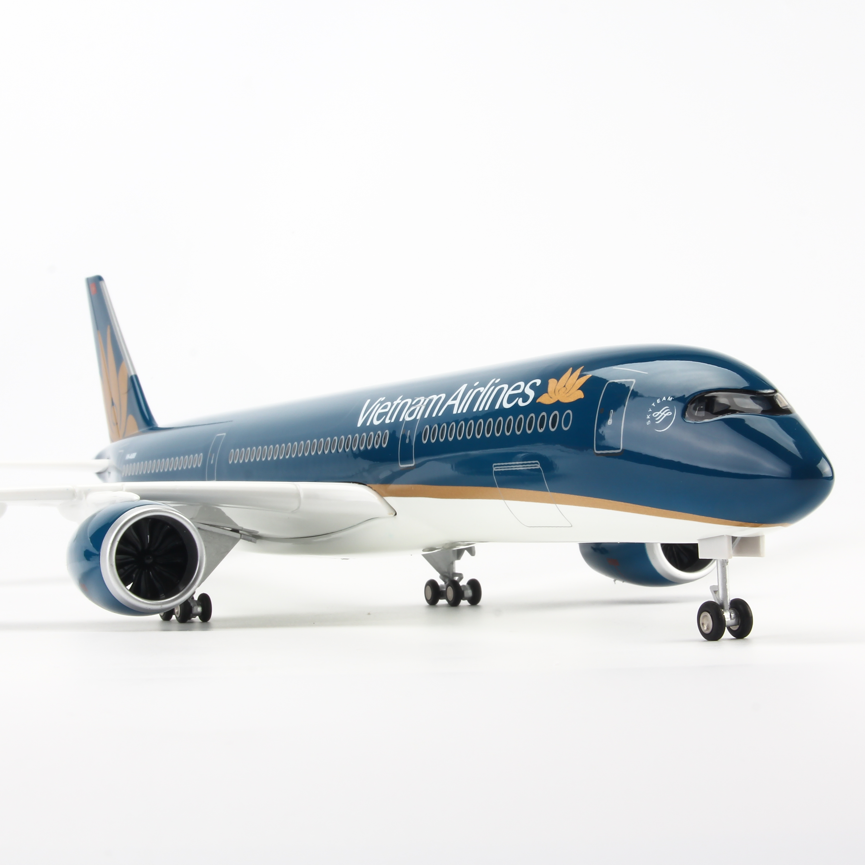 Mô hình máy bay Vietnam Airlines A350 lắp ráp có đèn 47cm MBMH46