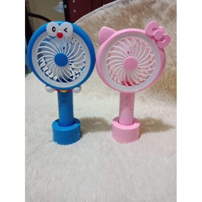 Quạt cầm tay mini có nhiều mẫu khác nhau