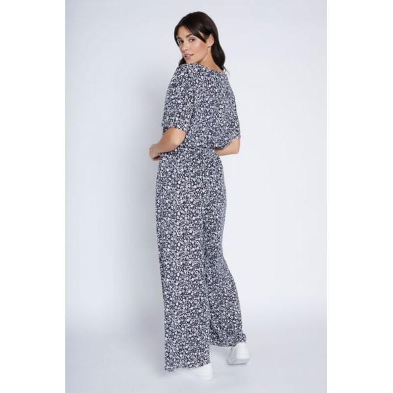 Bộ áo quần in hoa