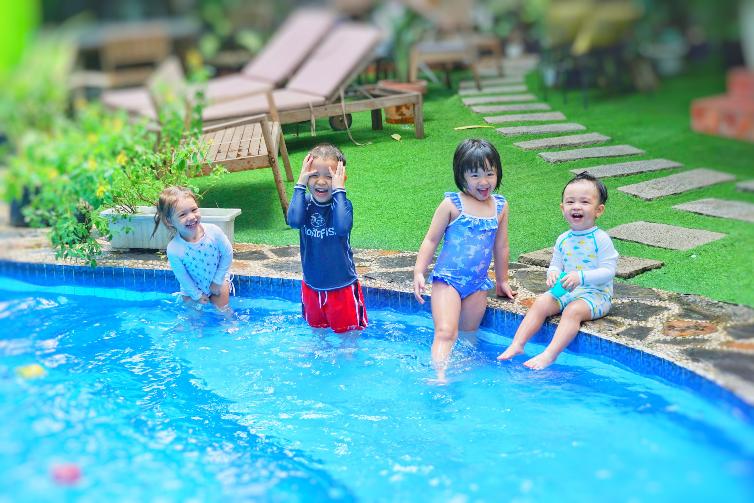 Áo bơi chống nắng tay dài cho bé trai - Blue Rashtop TropicFish