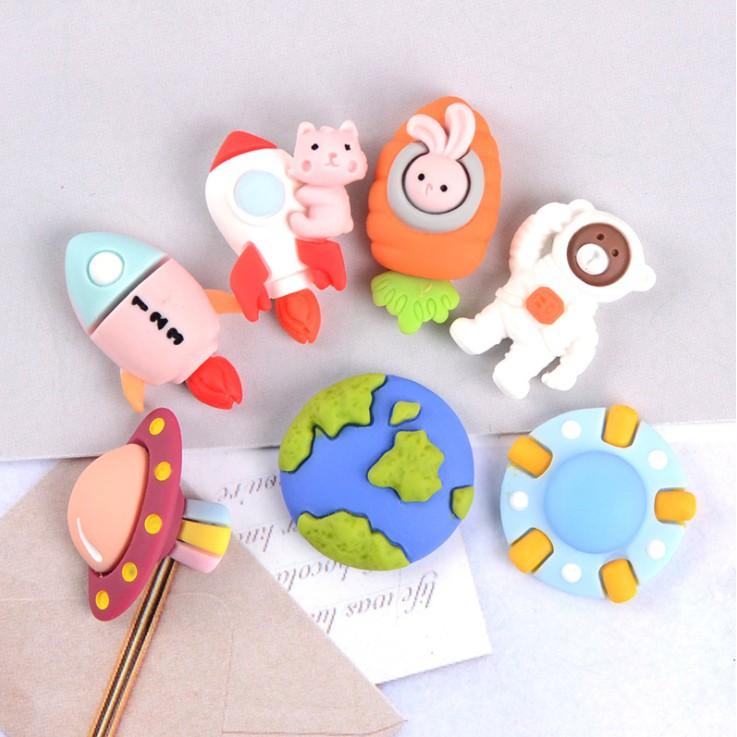 Chuyên Charm * Charm phi thuyền, hành tinh, đĩa bay, phi hành gia trang trí vỏ ốp điện thoại, DIY
