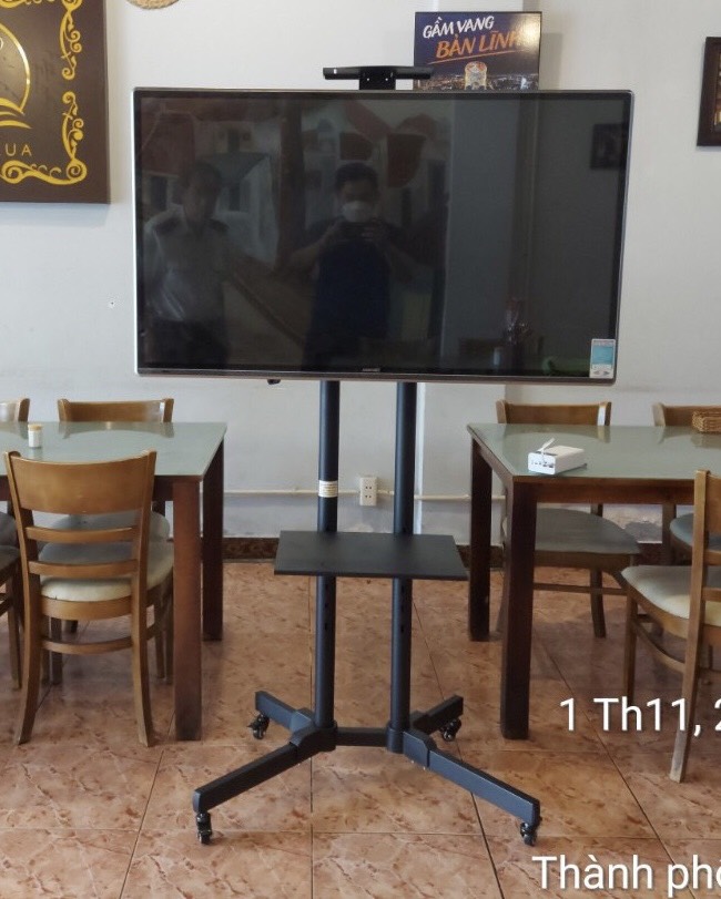 Giá Treo Tivi Di Động 32 - 60 Inch Kệ Treo Tivi Có Bánh Xe Di Chuyển [ hàng như hình &gt;