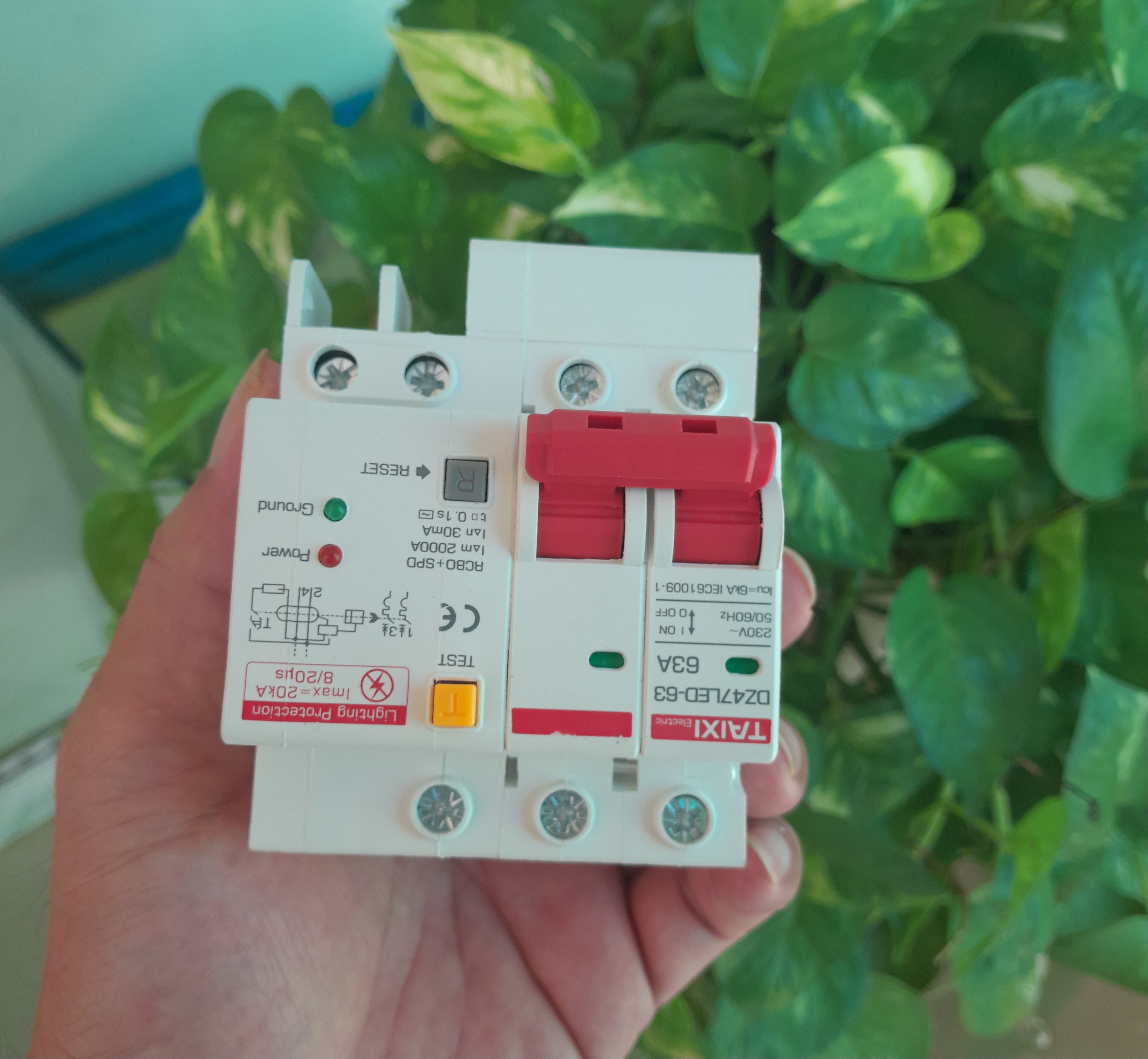 THIẾT BỊ CHỐNG ĐIỆN GIẬT CHỐNG SÉT BẢO VỆ AN TOÀN GIA ĐÌNH BẠN HÀNG CHUẨN CHẤT LƯỢNG