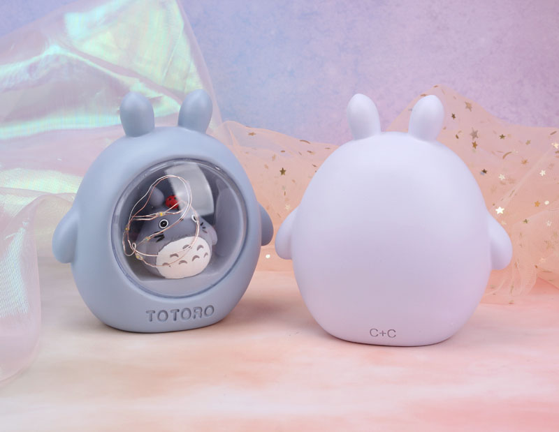 Đèn ngủ Totoro ngồi trong lồng kính (Giao Mẫu Ngẫu Nhiên)