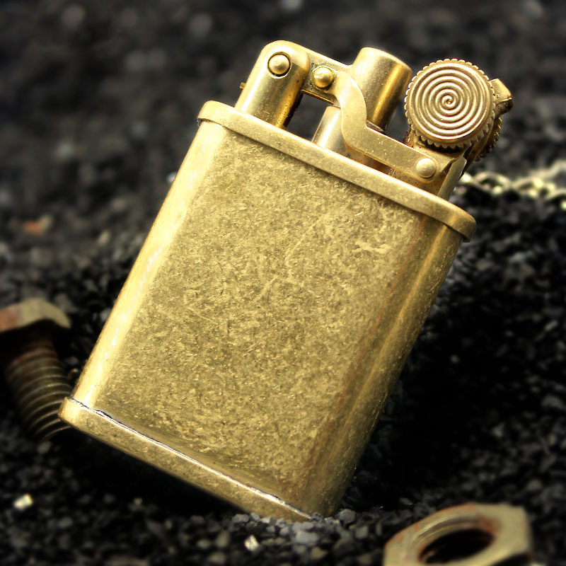 Vỏ Hột Quẹt Bật Lửa Xăng Đá Zorro Z559 Đồng Thau, Màu Vàng Cổ Điển, Đẹp Sang Trọng