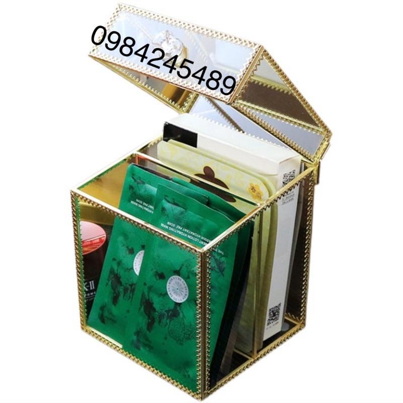 Hộp thủy tinh viền vàng đựng mặt nạ