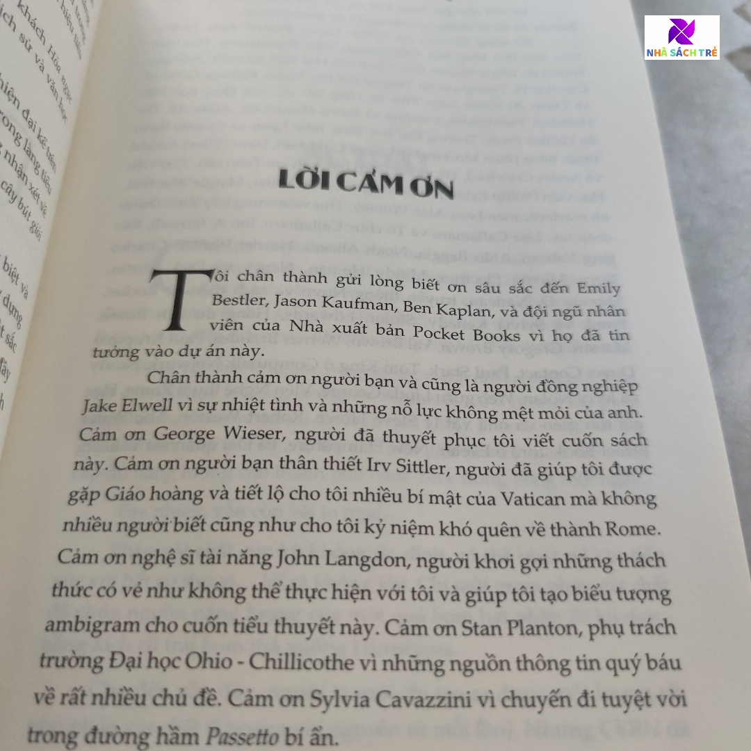 Sách - Thiên thần và Ác quỷ - Bách Việt