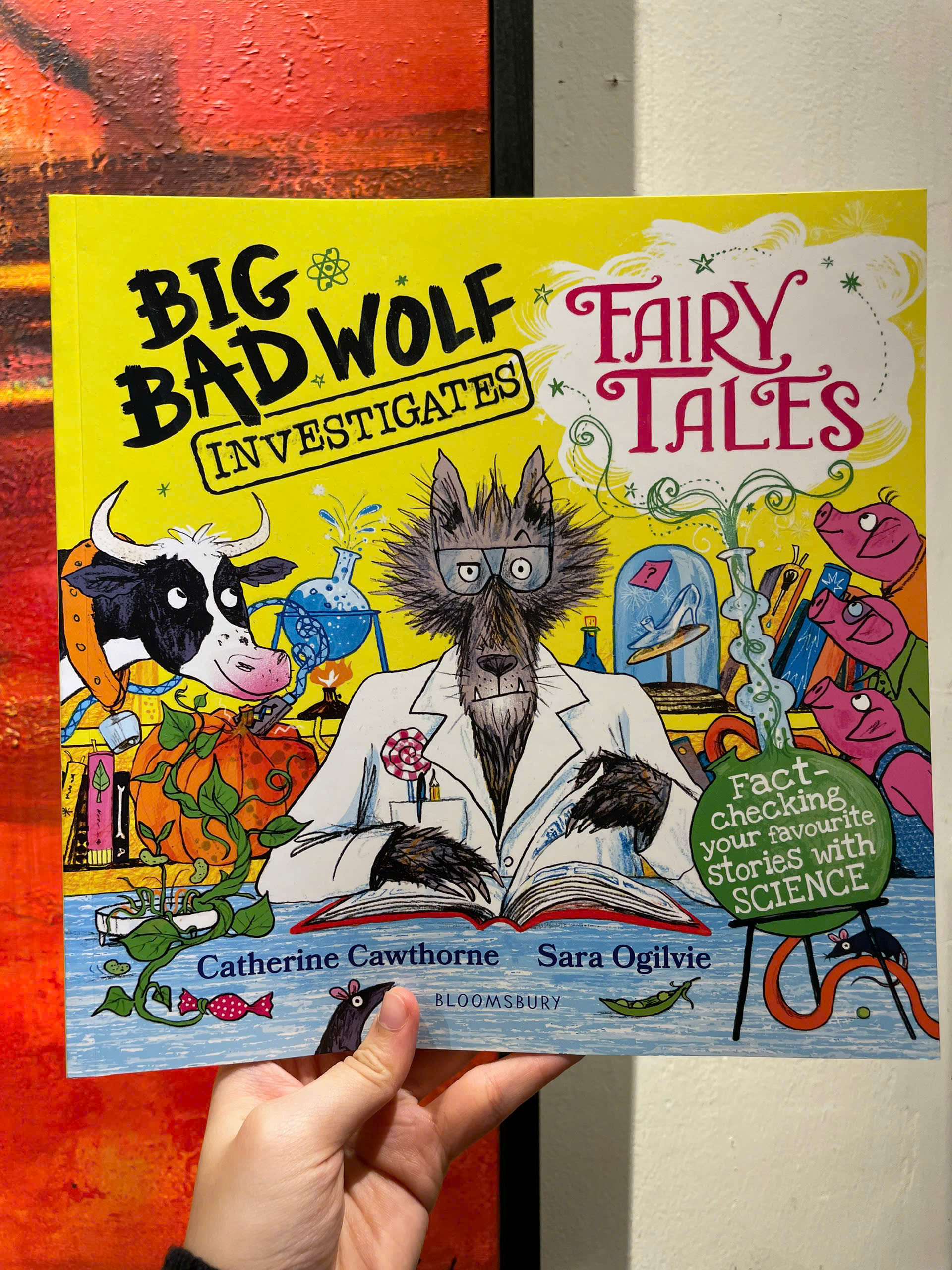 Big Bad Wolf Investigates Fairy Tales by Catherine Cawthorne - Children Picture book in English