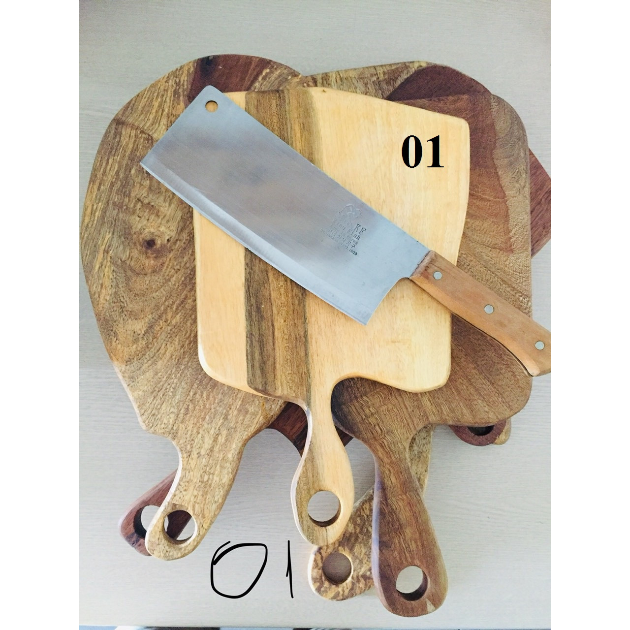 Thớt Gỗ Tự Nhiên, có Tay Cầm, Móc Treo (24cm X 45cm) MS 02 Dùng Trang Trí, Khay Beefsteak