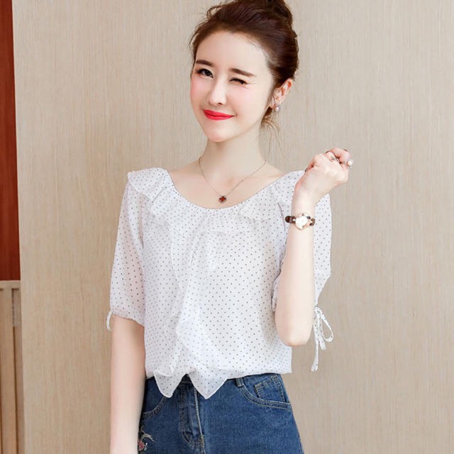 Áo sơ mi chấm bi phối bèo mặc được 2 kiểu