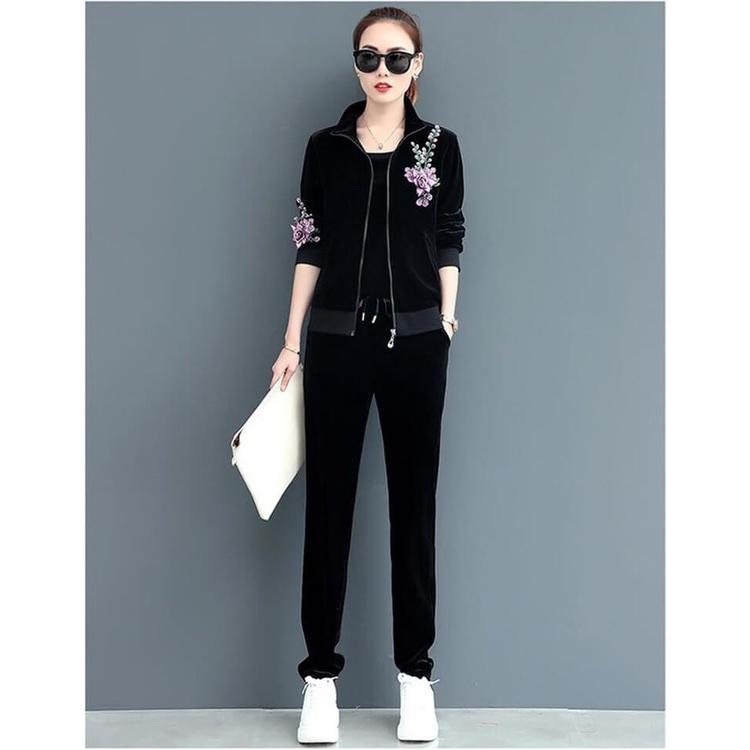 Set Đồ Bộ Thu Đông Thêu Hoa - Chất liệu : Nhung cao cấp - Màu sắc : Đen, Đỏ đô - Kích cỡ : M, L, XL, XXL