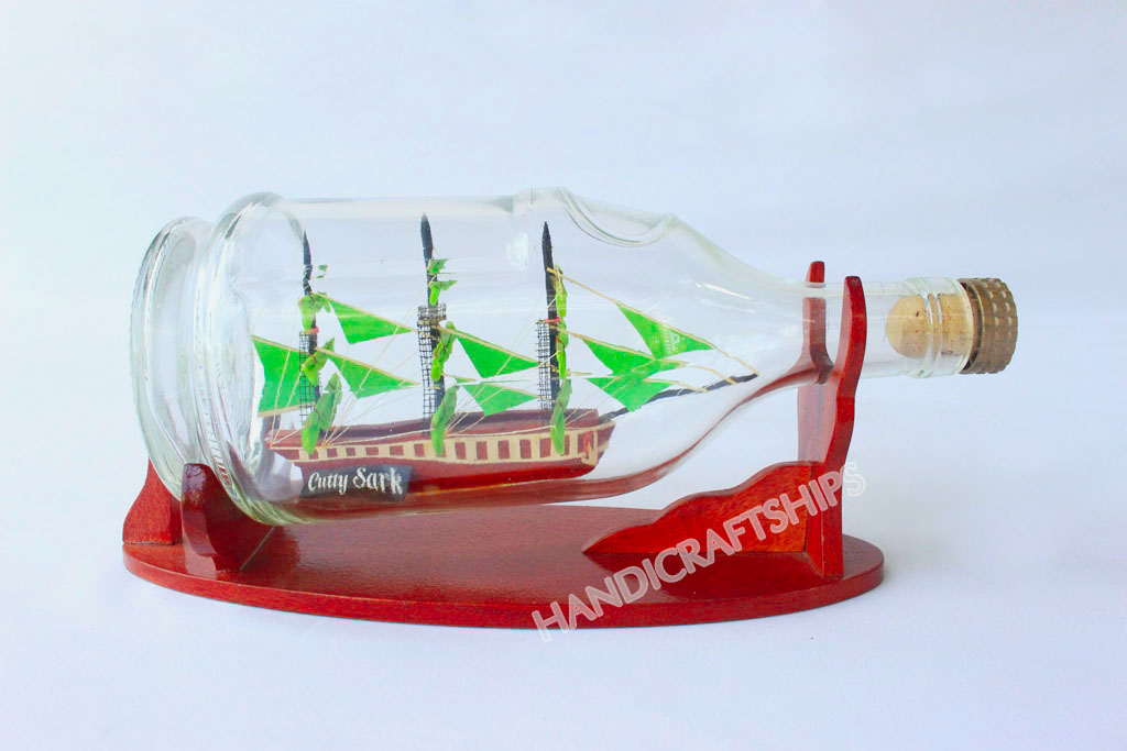 Thuyền trong chai Hennessy (thuyền Cutty Sark xanh)