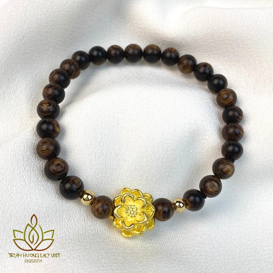 Vòng Tay Trầm Hương 108 Hạt Sánh Chìm Mix Charm Hoa Sen Vàng Phú Quý và Bánh Xe Pháp Luân Vàng - Lạc Việt Trầm Hương