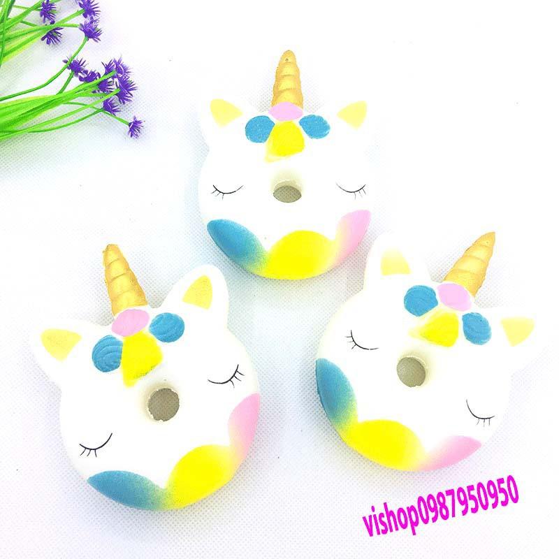SquiShy bánh tròn 1 sừng nhắm mắt