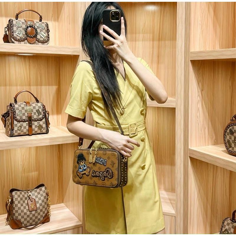 Túi hộp đeo chéo, túi cốp cầm tay nữ sang chảnh hoạ tiết gấu dễ thương cao cấp mẫu mới