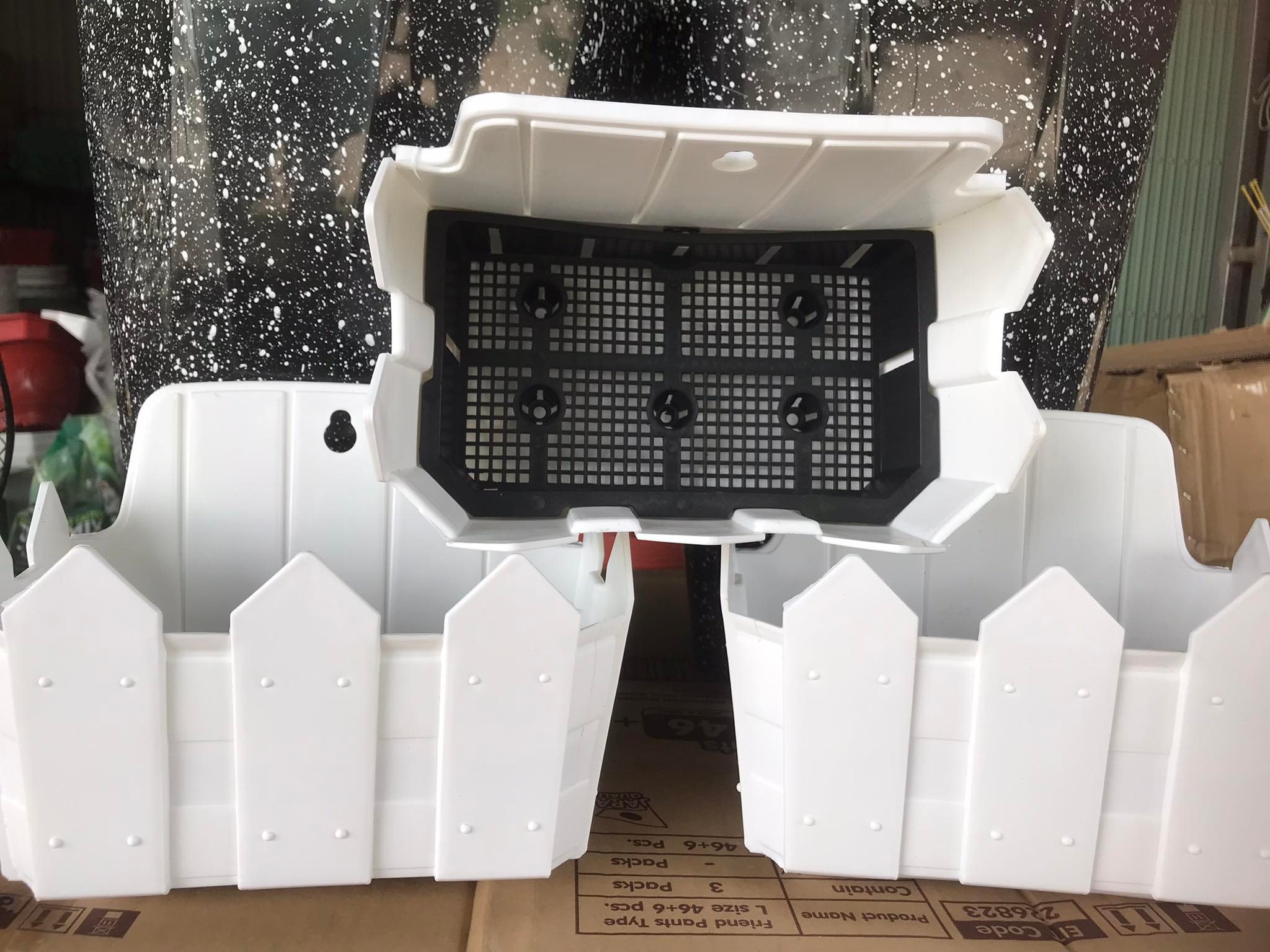 Chậu Nhựa ốp tường hàng rào, chậu trông hoa