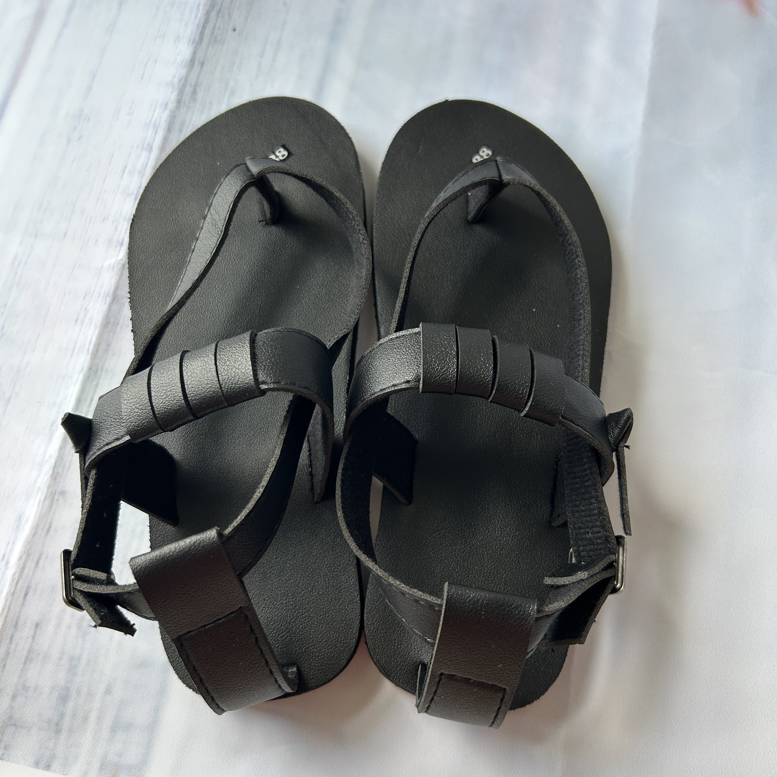 Dép sandal Nữ quai da mềm Đế bệt Cao Su ôm chân LYNA Sandal mã SD10