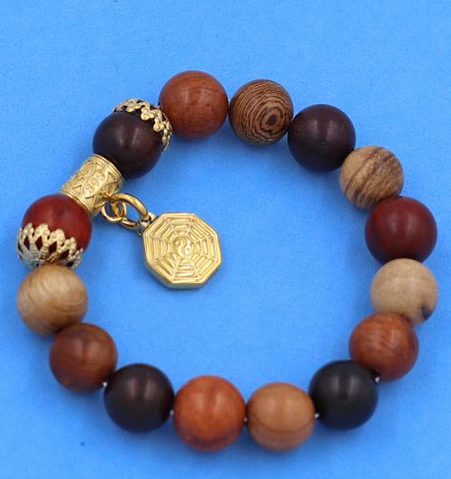 Vòng tay chuỗi hạt Gỗ Đàn Hương 8 màu 12 ly - Vòng tay Bát Quái inox vàng VGDHTMBQHKV12