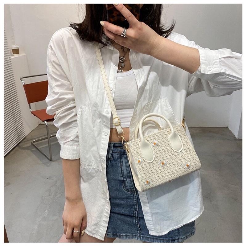 Túi đeo chéo nhỏ họa tiết hoa cúc