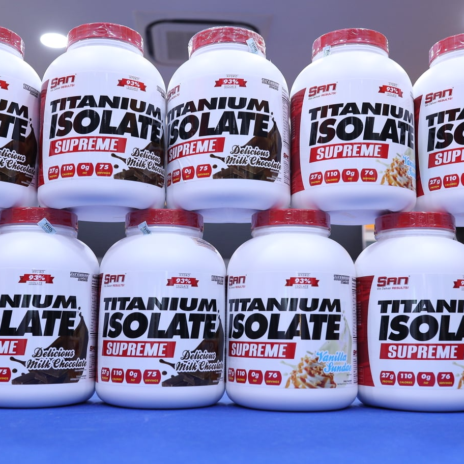 Combo Sữa Tăng Cơ SAN Titanium Isolate Supreme, Hỗ Trợ Xây Dựng Cơ Nạc Giảm Mỡ, 27g Protein Tinh Khiết, 7g BCAA, 0g Đường, 75 liều dùng - Kèm Bình Lắc (Màu Ngẫu Nhiên)