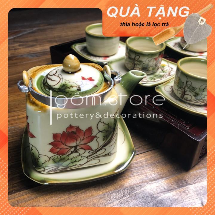 Ấm trà Bát Tràng dáng vuông vẽ tay hoa sen
