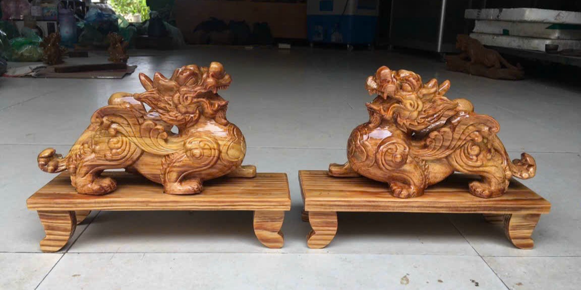 Cặp tỳ hưu phong thủy cầu tài lộc gỗ huyết long 20x12x9cm