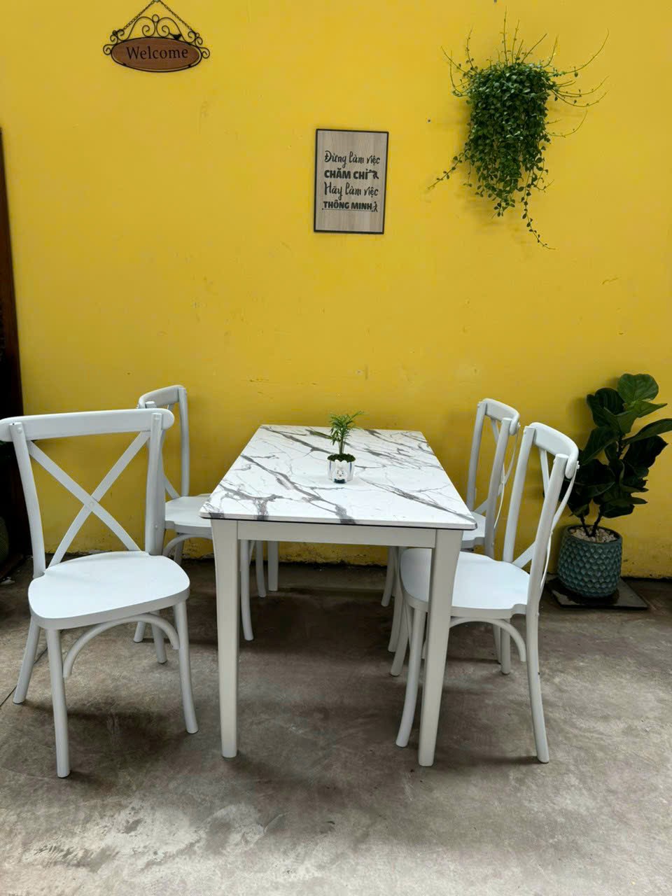 Bộ bàn ăn Bistro SM14CT Tundo kích thước 1m2 + 4 ghế