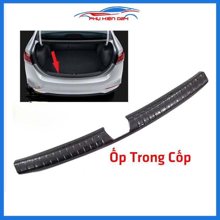 Ốp chống trầy cốp Accent 2021-2022 thép không gỉ vân Cacbon bảo vệ xe chống va đập