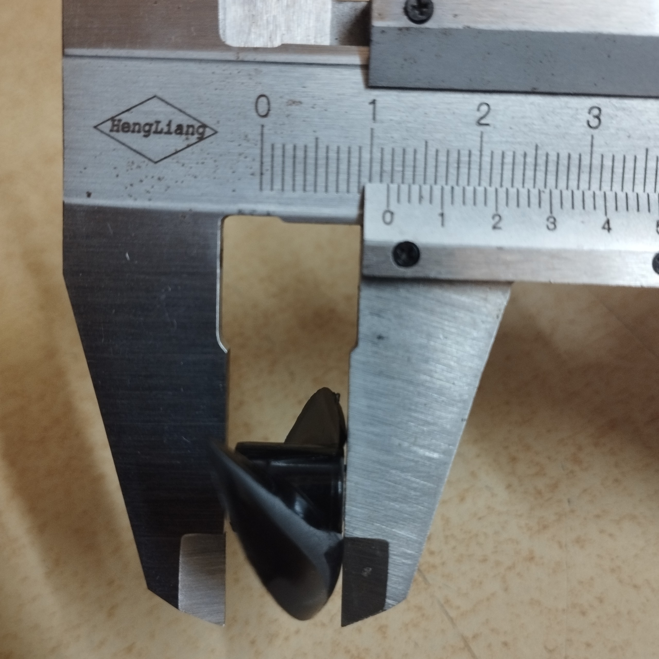 Chân vịt có ren xoắn kích thước 3x36mm, bán theo cặp thuận nghịch
