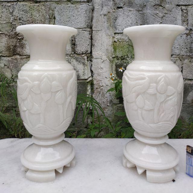 Lộc bình bằng đá ,lọ hoa đá