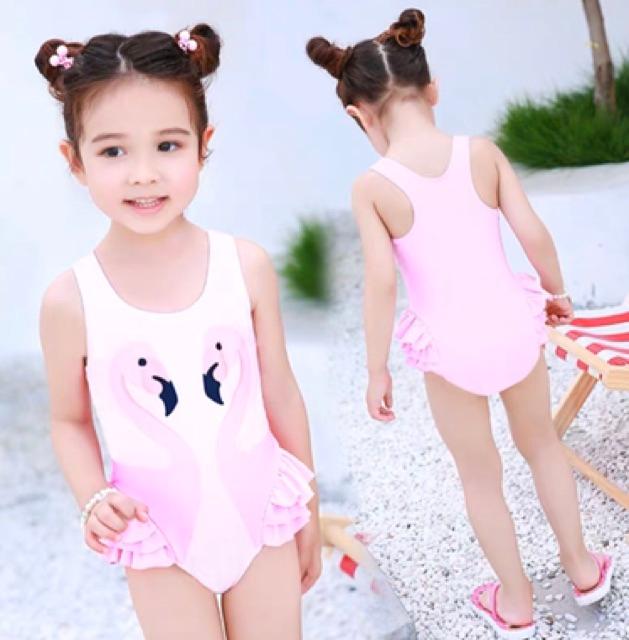 Bộ đồ bơi bikini bé gái hình thiên nga kèm nón