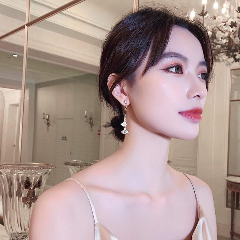 Bông tai dài phối đá 2 màu phong cách Hàn Quốc