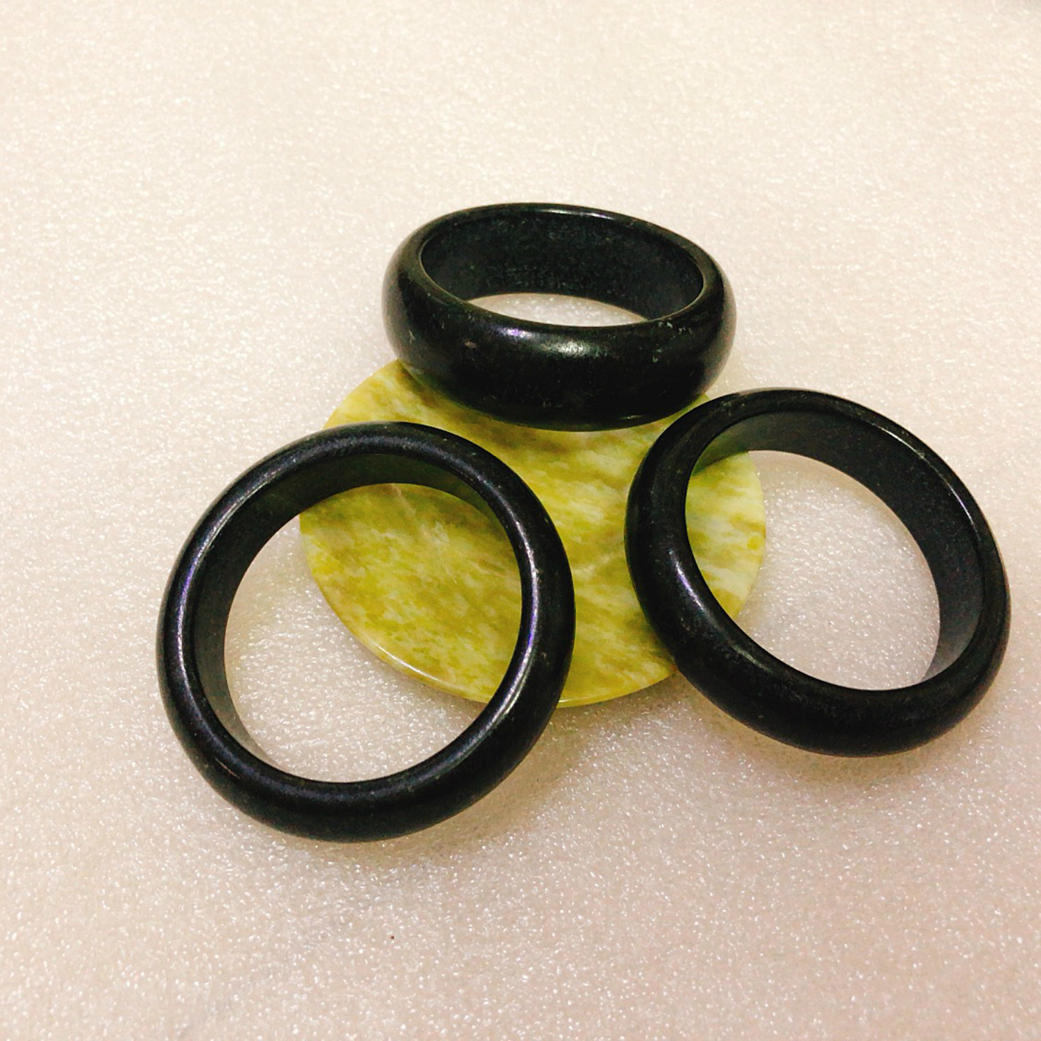 Vòng tay cẩm thạch đen đá tự nhiên Việt Nam