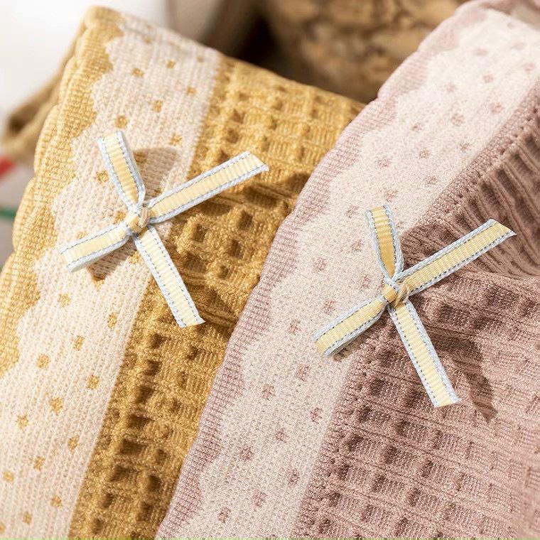 Quần Lót Nữ Cotton Y Tế Phối Cạp Ren 045, Kẻ Sọc trẻ trung, năng động