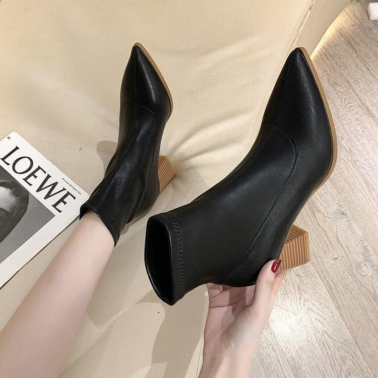 Bốt nữ cao cổ mũi nhọn gót vân gỗ 7 phân(mã 7930