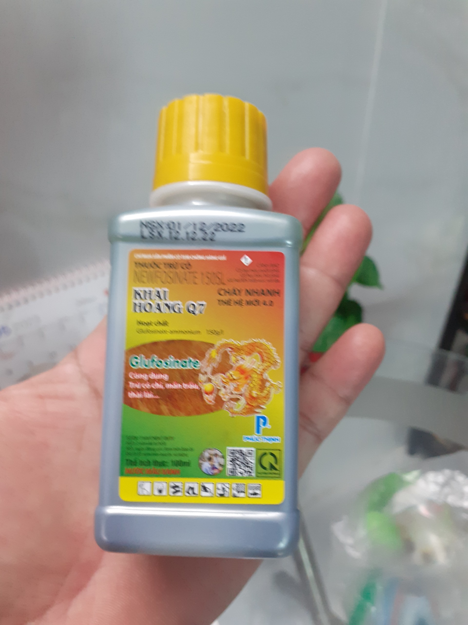 Chai 100ml Chế phẩm trừ cỏ khai hoang Q7