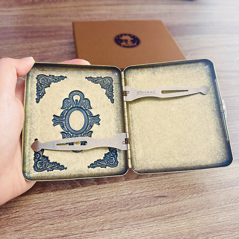 Hộp Đựng Thuốc 20Đ Lớn Ngắn Đính Ngọc Lục Thạch Cổ Điển