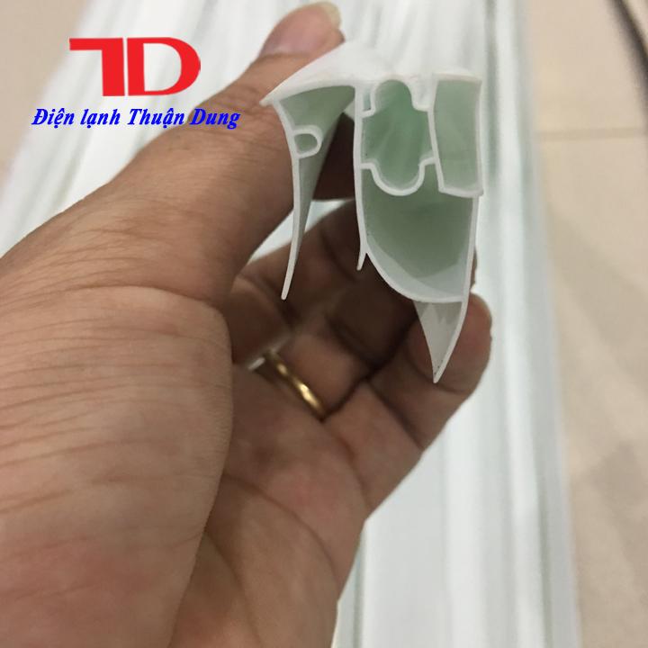 Ron tủ lạnh kiểu bắt vít dài 2 mét