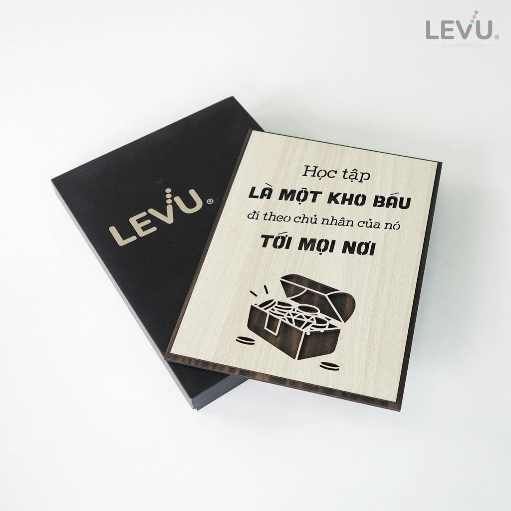 Tranh slogan LEVU LV073 "Học tập là một kho báu đi theo chủ nhân của nó đến mọi nơi"