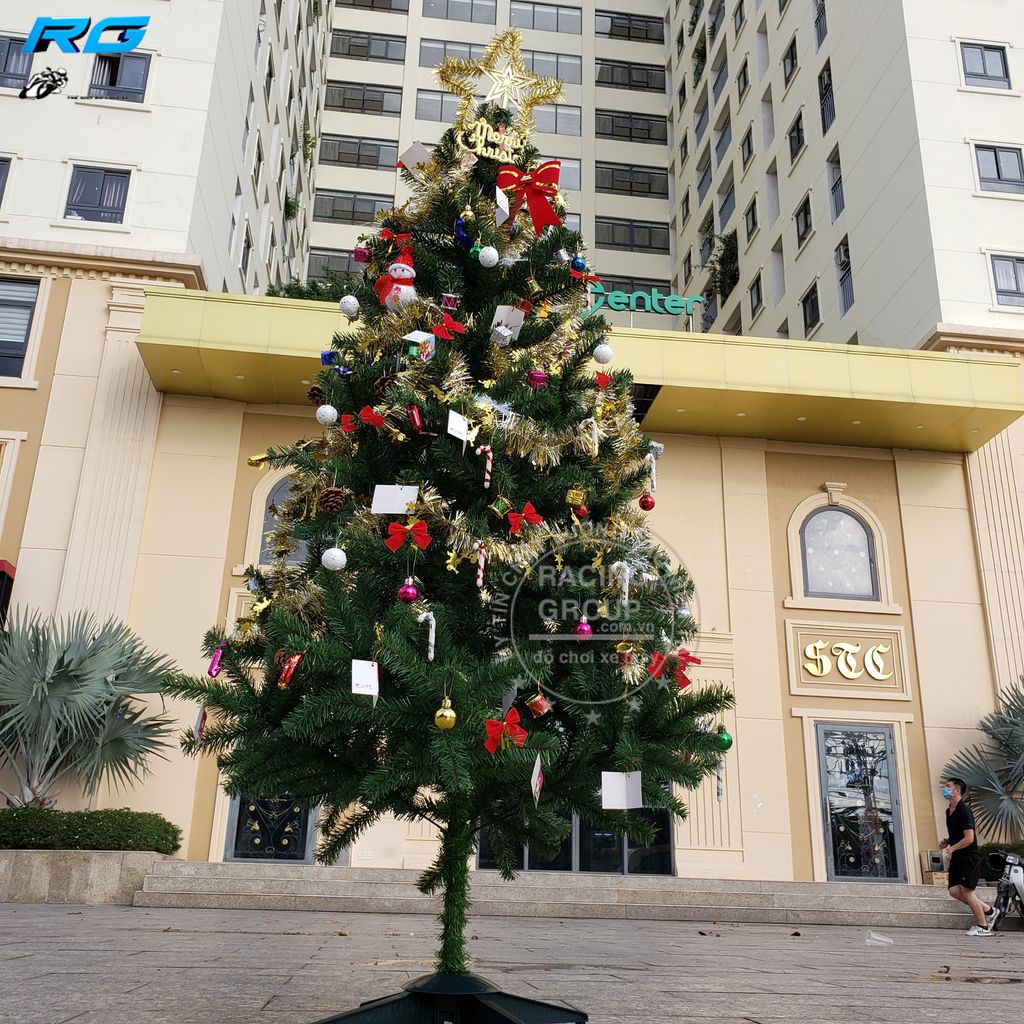 Cây Thông Noel 1m8 Trang Trí Giáng Sinh Kèm Bộ Phụ Kiện Quả Châu Bông Tuyết Dây Đèn Led...Trang Trí Cây Thông Giáng Sinh 1m8