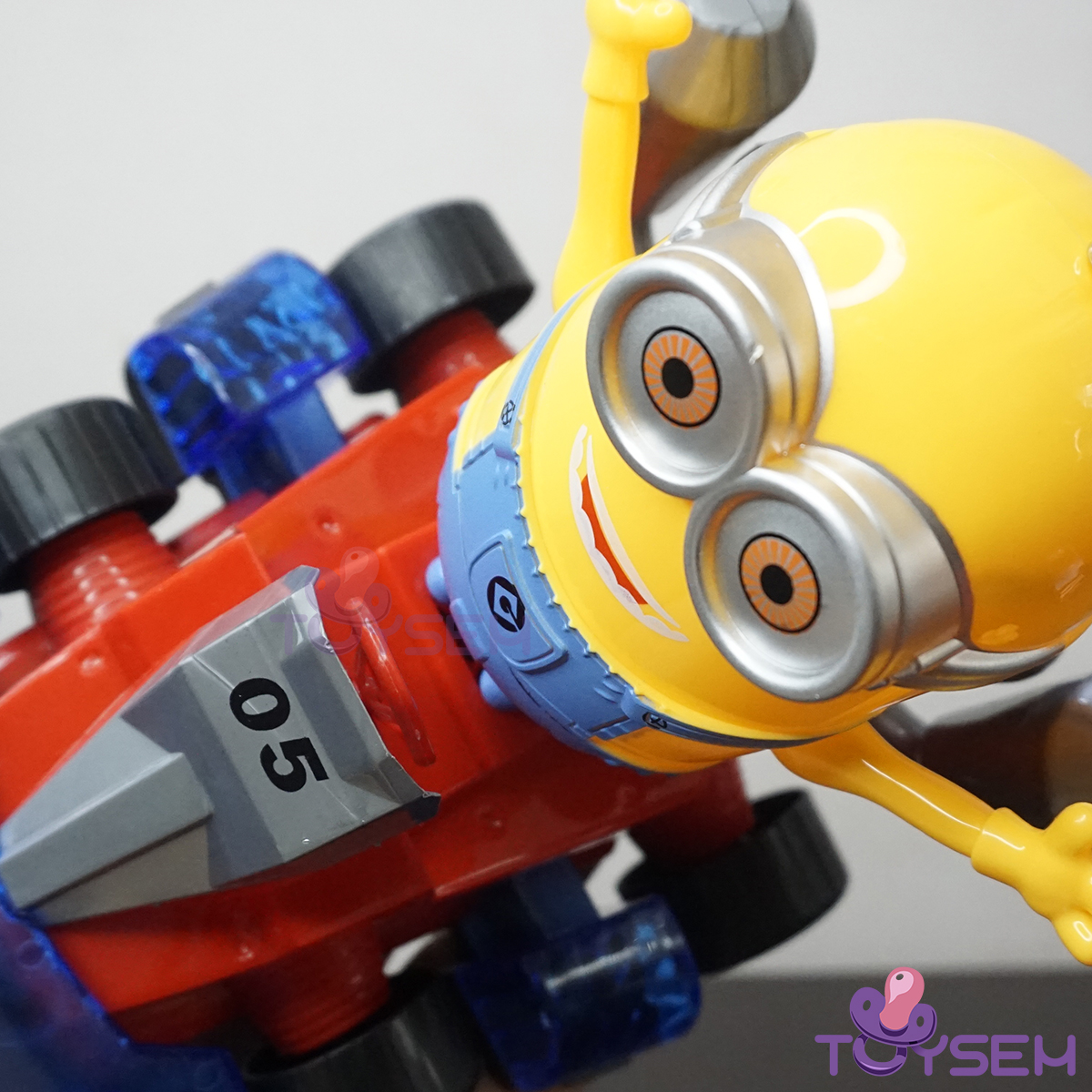 Đồ chơi lồng đèn trung thu xe đua và minions Toysem có đèn và nhạc xoay 360 độ - Quà tặng sinh nhật trung thu cho bé