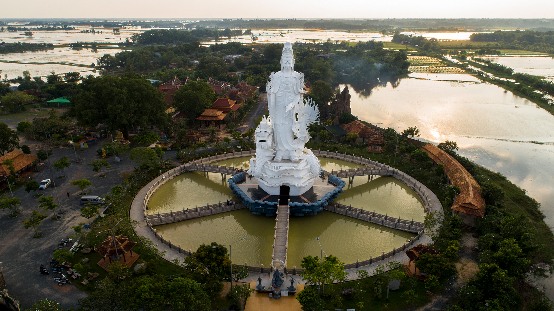 TOUR TÂY NINH - NÚI BÀ 1 NGÀY - XE LIMOUSINE