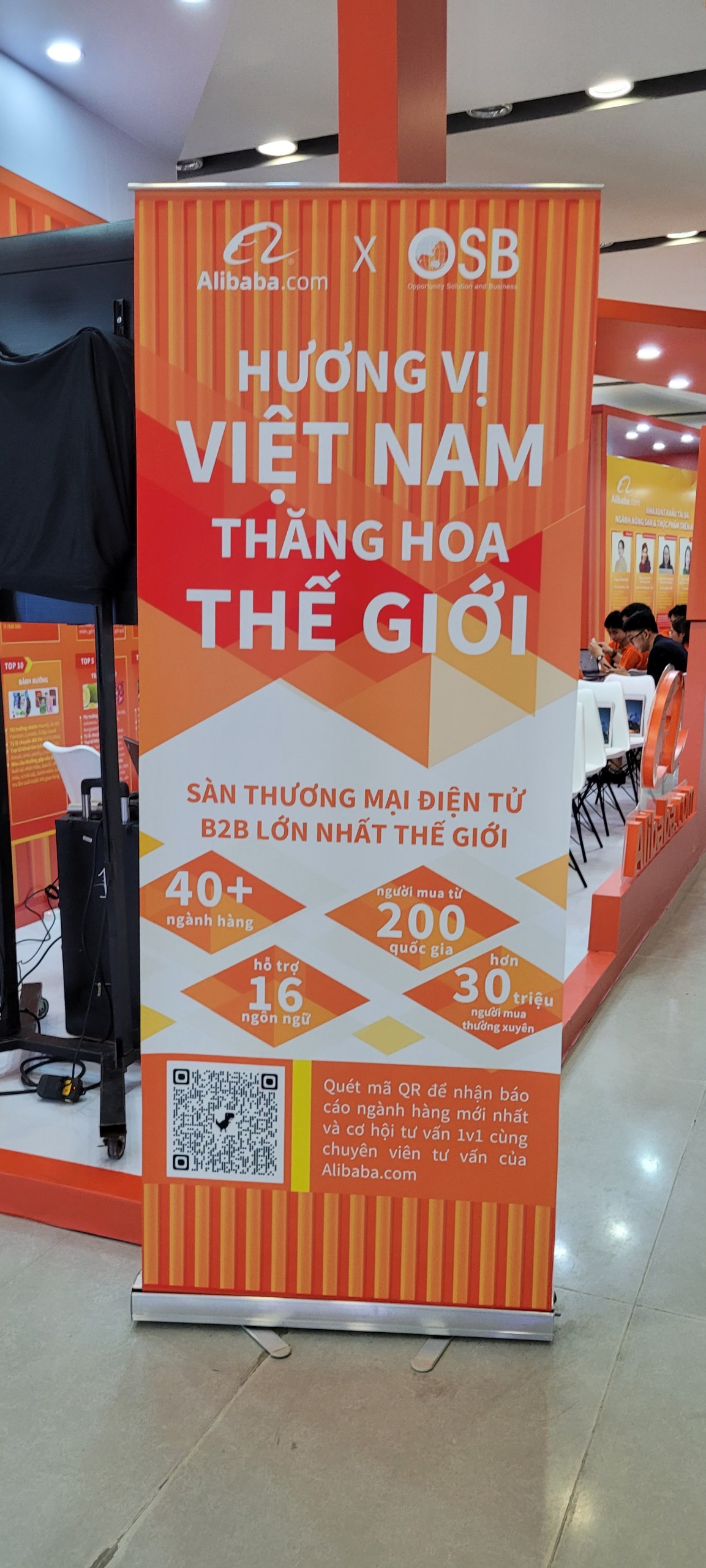 Standee cuốn 0.6x1.6m, 0.8x2m - Chất liệu Nhôm