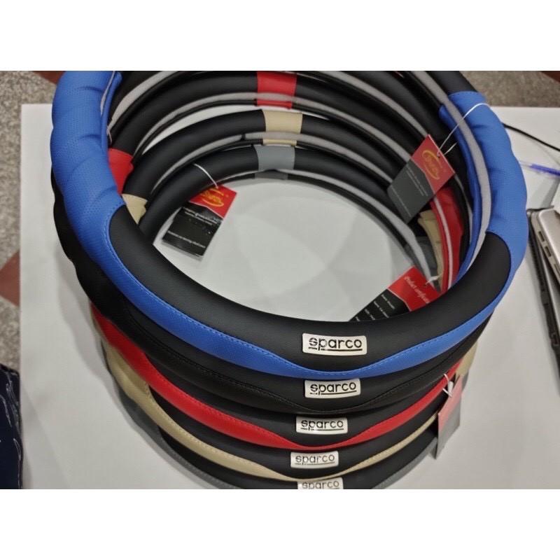 Bọc vô lăng Sparco cao cấp, logo kim loại - size 38, phù hợp cho mọi dòng xe 4 chỗ và 7 chỗ.