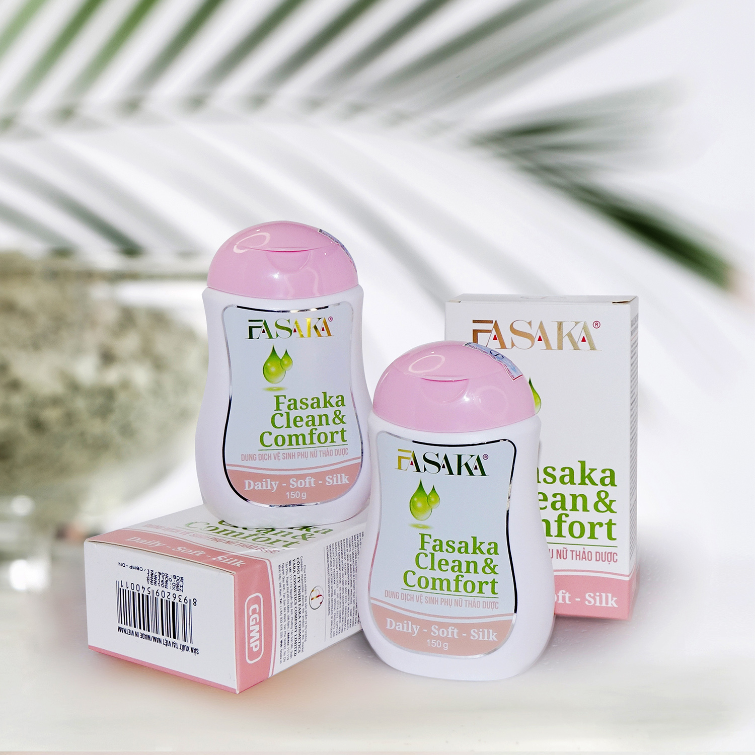 Combo Dung Dịch Vệ Sinh Thảo Dược Fasaka 150g Và Nước Hoa VK Vera 6ml