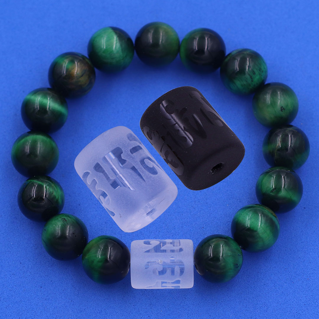 Vòng chuỗi đeo tay đá mắt hổ  charm lục tự Đại minh chân ngôn, 10 ly, Om Mani Padme Hūm, Chân ngôn Lục tự