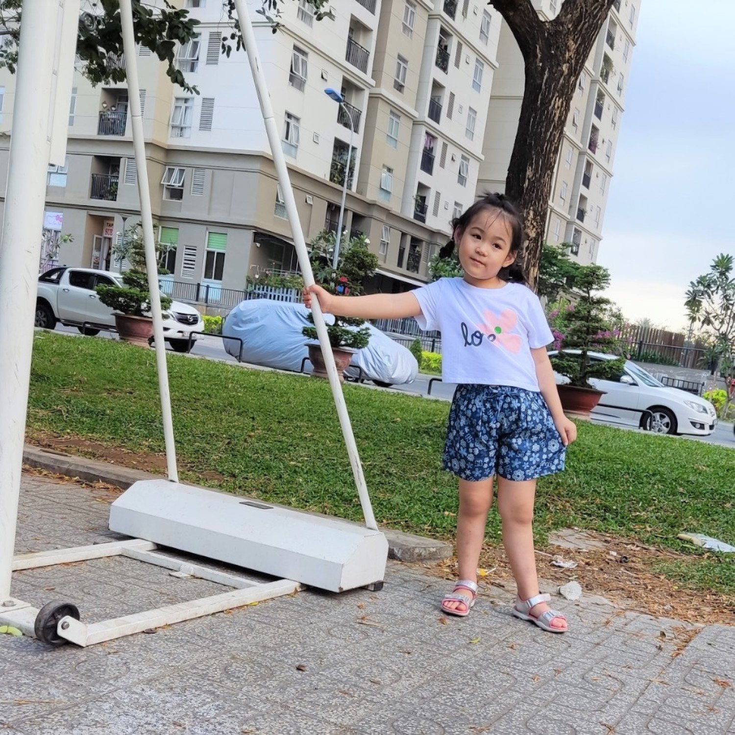 G1210 Set áo thun trắng quần ngắn bé gái