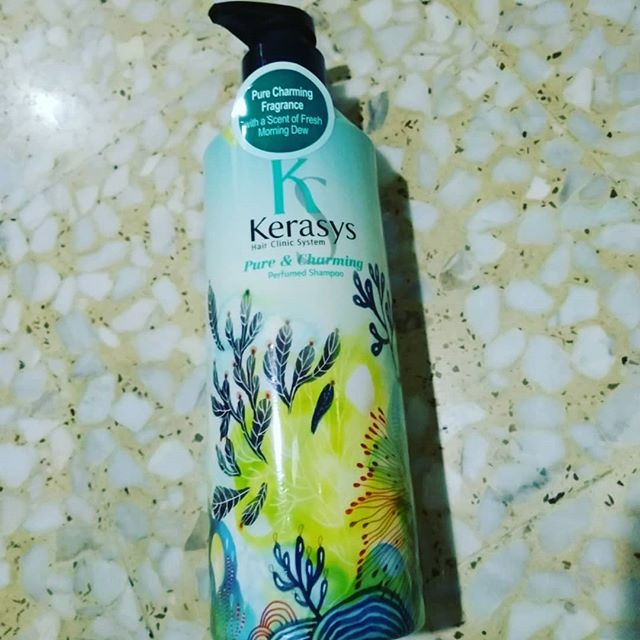 Dầu gội nước hoa Kerasys Pure & Charming hương quýt và hoa ly Hàn Quốc 600ml tặng kèm móc khoá