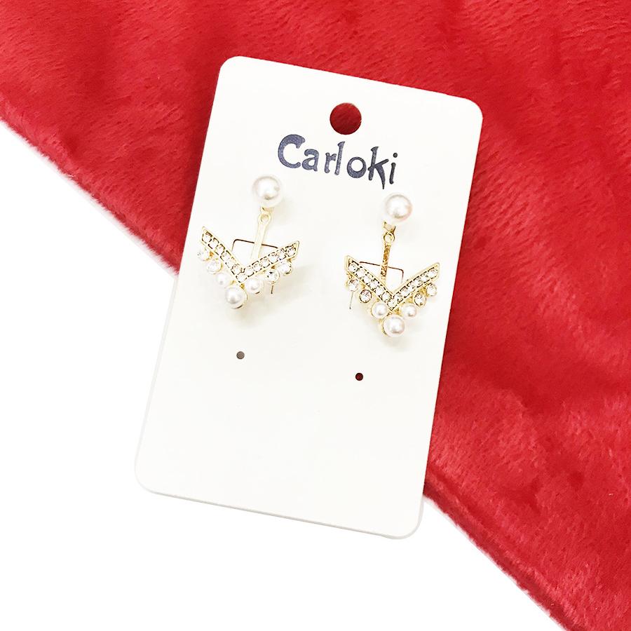 Bông tai ngọc trai chữ V hot hit