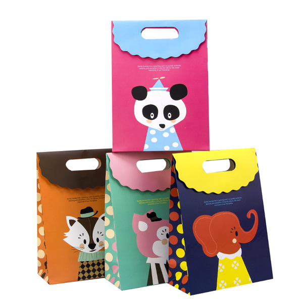 Bộ 4 túi quà loại trung khổ 19x27 cm